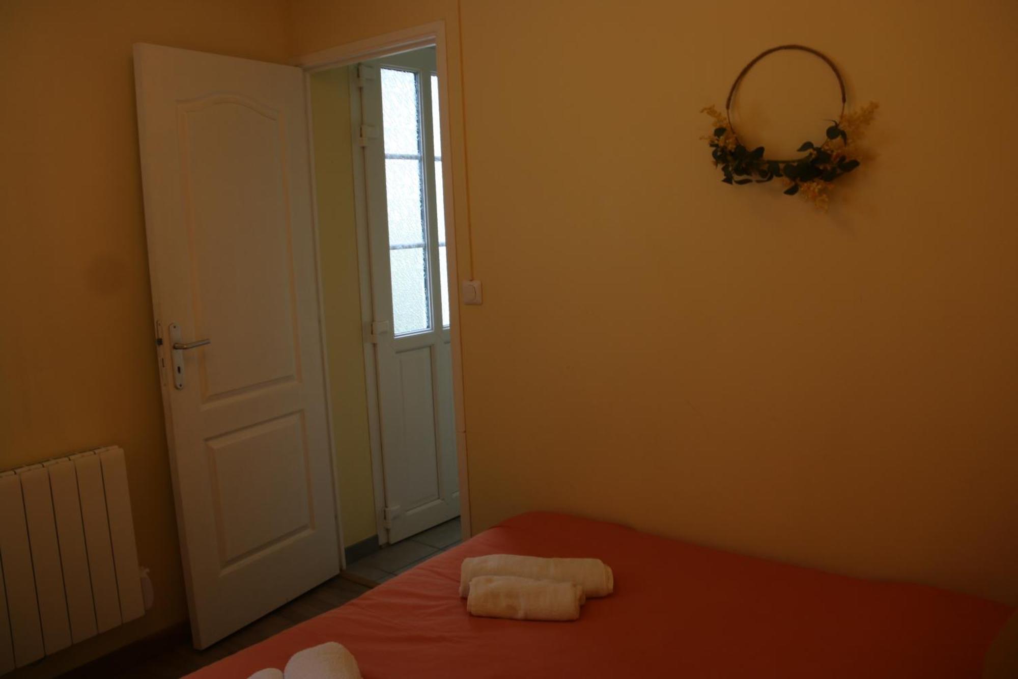 Maison Au Calme 2 Chambres Centre De קאין מראה חיצוני תמונה